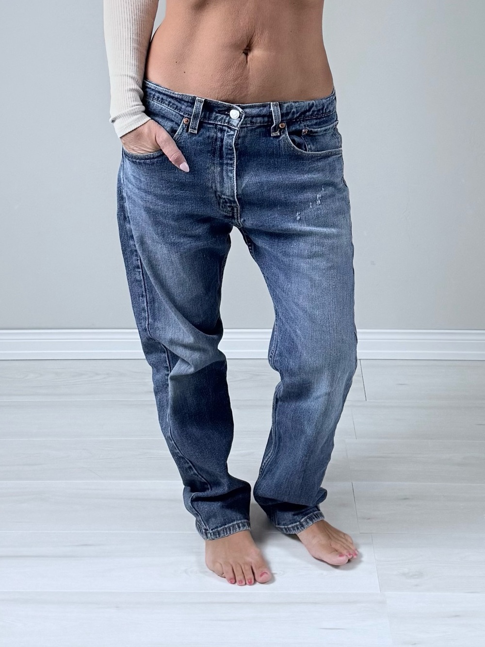 Levi's Relaxed Fit Denim Jeans in Medium Blue Wash